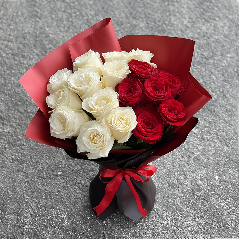 Cairns has been with his girlfriend for a month. What should he write on the flower card?